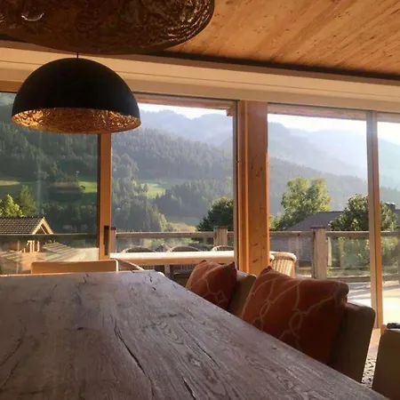 Retreat Spacious 3 Bed, 3 Bath Chalé
