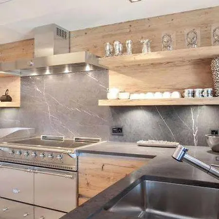 Chalet Retreat Spacious 3 Bed, 3 Bath Rougemont